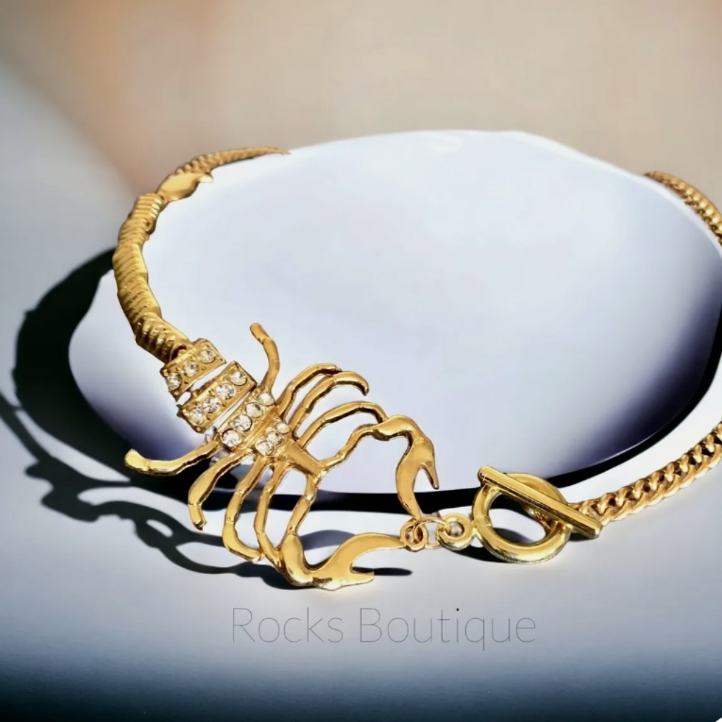 Nwt Scorpion Necklace Metal Rhinstones